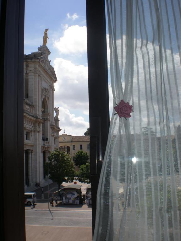 Hotel Piazza Degli Angeli Assisi Zimmer foto