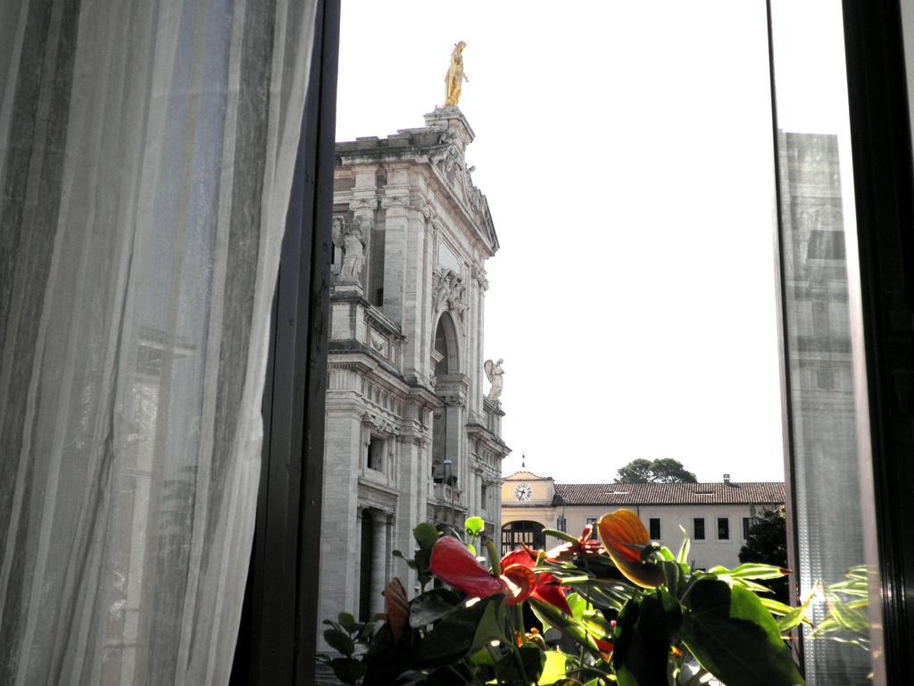 Hotel Piazza Degli Angeli Assisi Exterior foto
