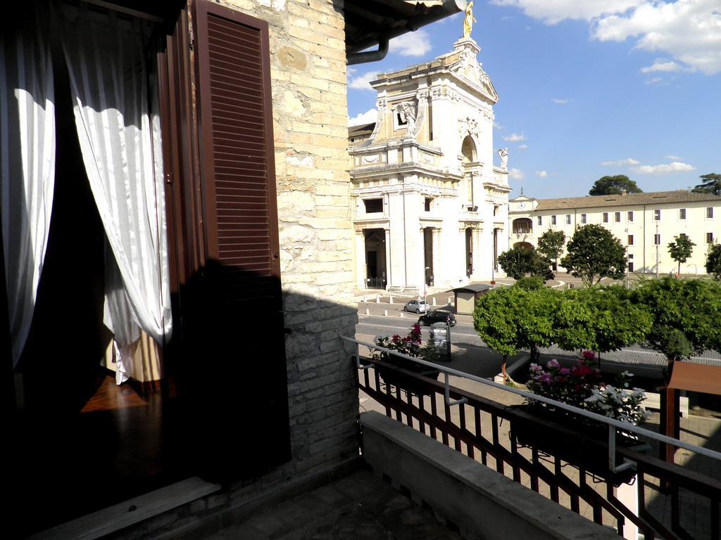 Hotel Piazza Degli Angeli Assisi Exterior foto